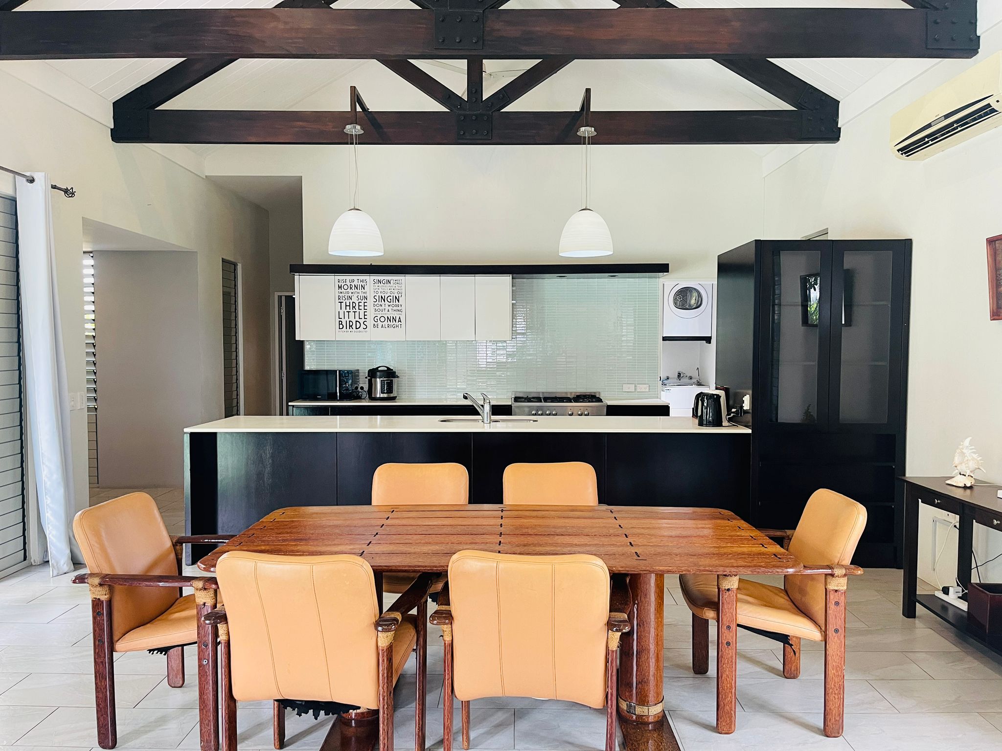 Luxury 4 Bedroom Villa w/private Pool on Naisoso Island photo 4