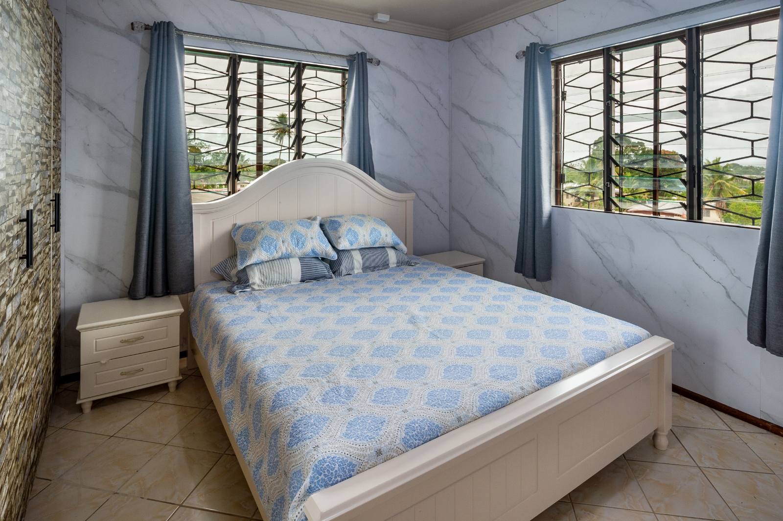Three bedroom apartment with view photo 4